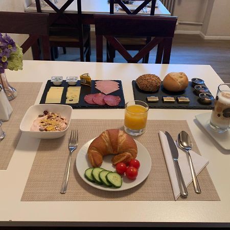 קלן Hotel Berg מראה חיצוני תמונה