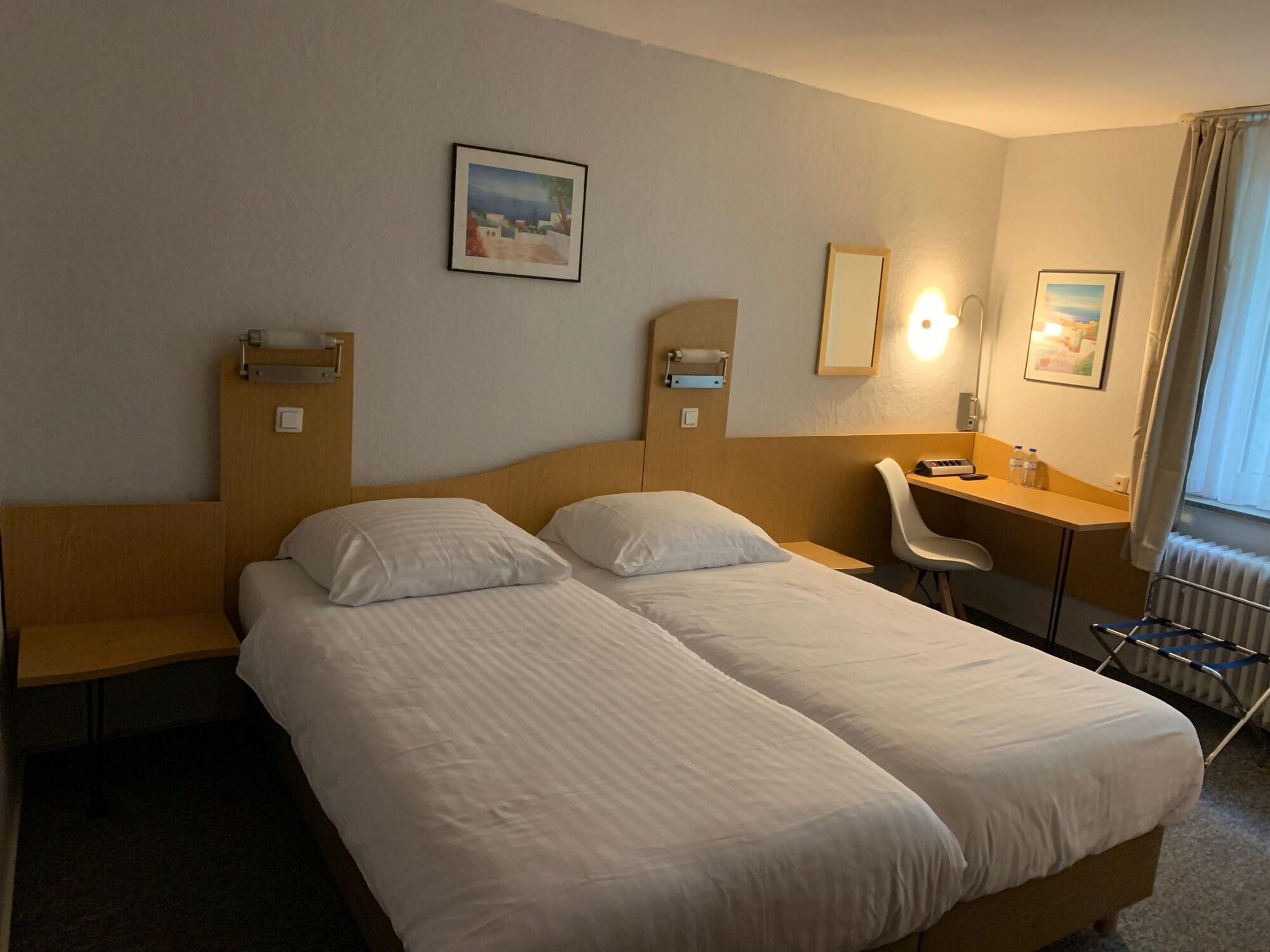 קלן Hotel Berg מראה חיצוני תמונה