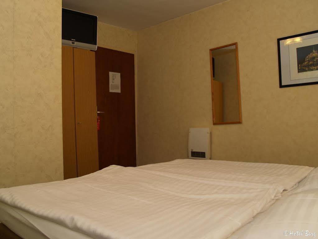 קלן Hotel Berg מראה חיצוני תמונה