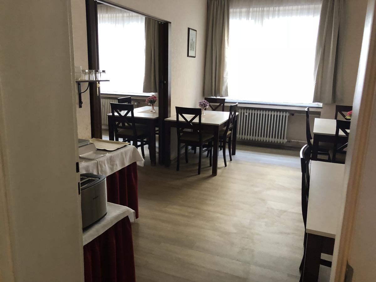קלן Hotel Berg מראה חיצוני תמונה